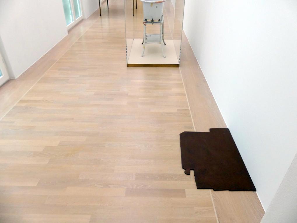 Joseph Beuys (1948–1985), Ohne Titel (Kupferplatte für die Ofenstelle), München, Lenbachhaus, Saal 45, 1962–1970, Bild 5/6