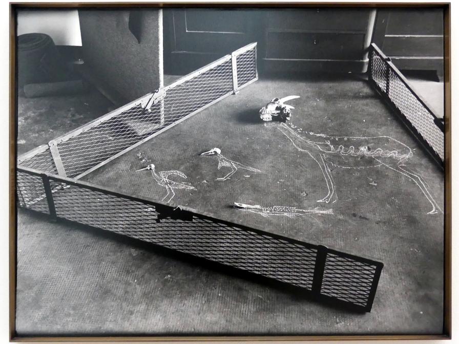 Joseph Beuys (1948–1985), Drei verlorene plastische Situationen: Evolution, München, Lenbachhaus, Saal 45, 1965, Bild 2/3