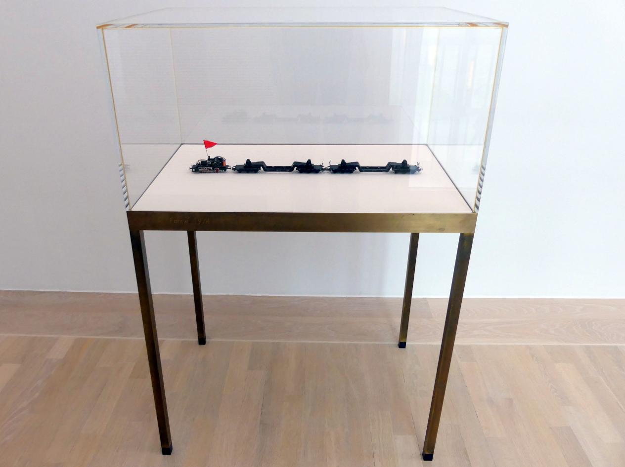 Joseph Beuys (1948–1985), Fahne, München, Lenbachhaus, Saal 45, 1974, Bild 7/8