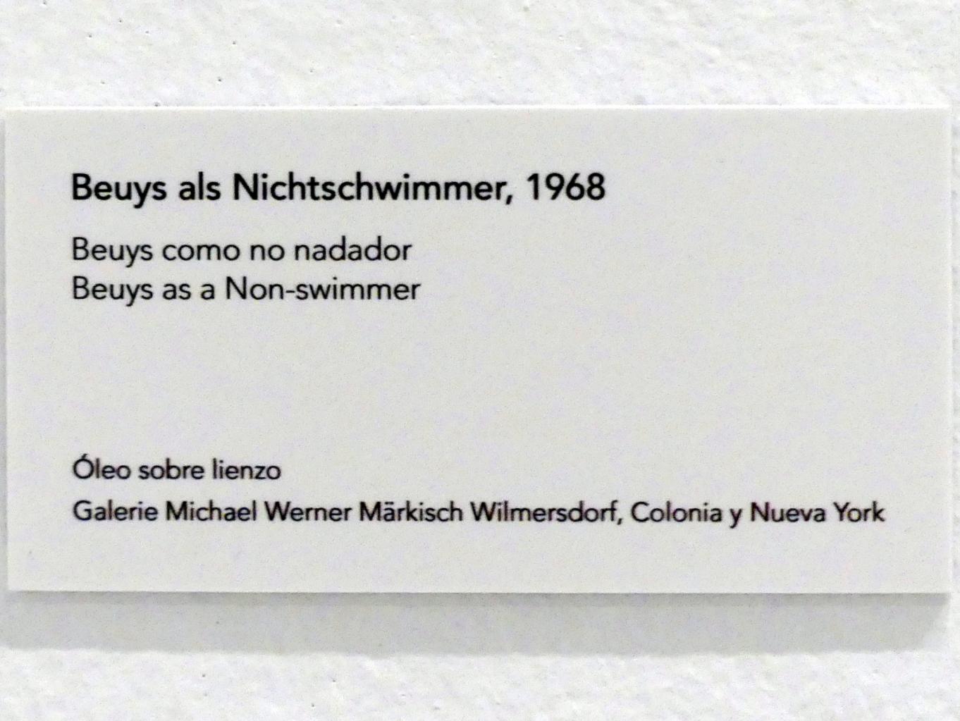 Jörg Immendorff (1965–2007), Beuys als Nichtschwimmer, Madrid, Museo Reina Sofía, Ausstellung "Jörg Immendorff - The Task of the Painter" vom 30.10.2019-13.04.2020, Saal 1, 1968, Bild 2/2
