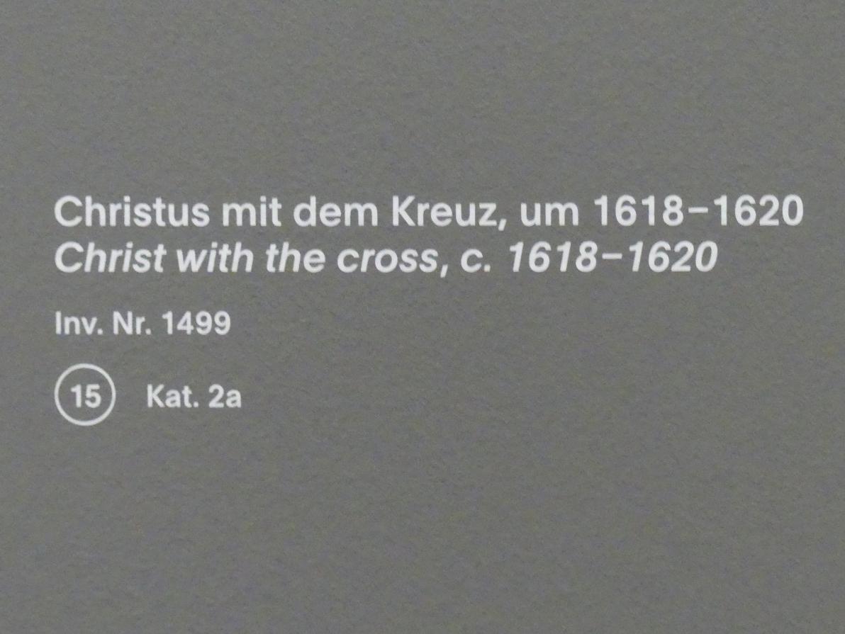 Anthonis (Anton) van Dyck (Werkstatt) (1619–1636), Christus mit dem Kreuz, München, Alte Pinakothek, Ausstellung "Van Dyck" vom 25.10.2019-02.02.2020, Die Anfänge - 2, um 1618–1620, Bild 2/2