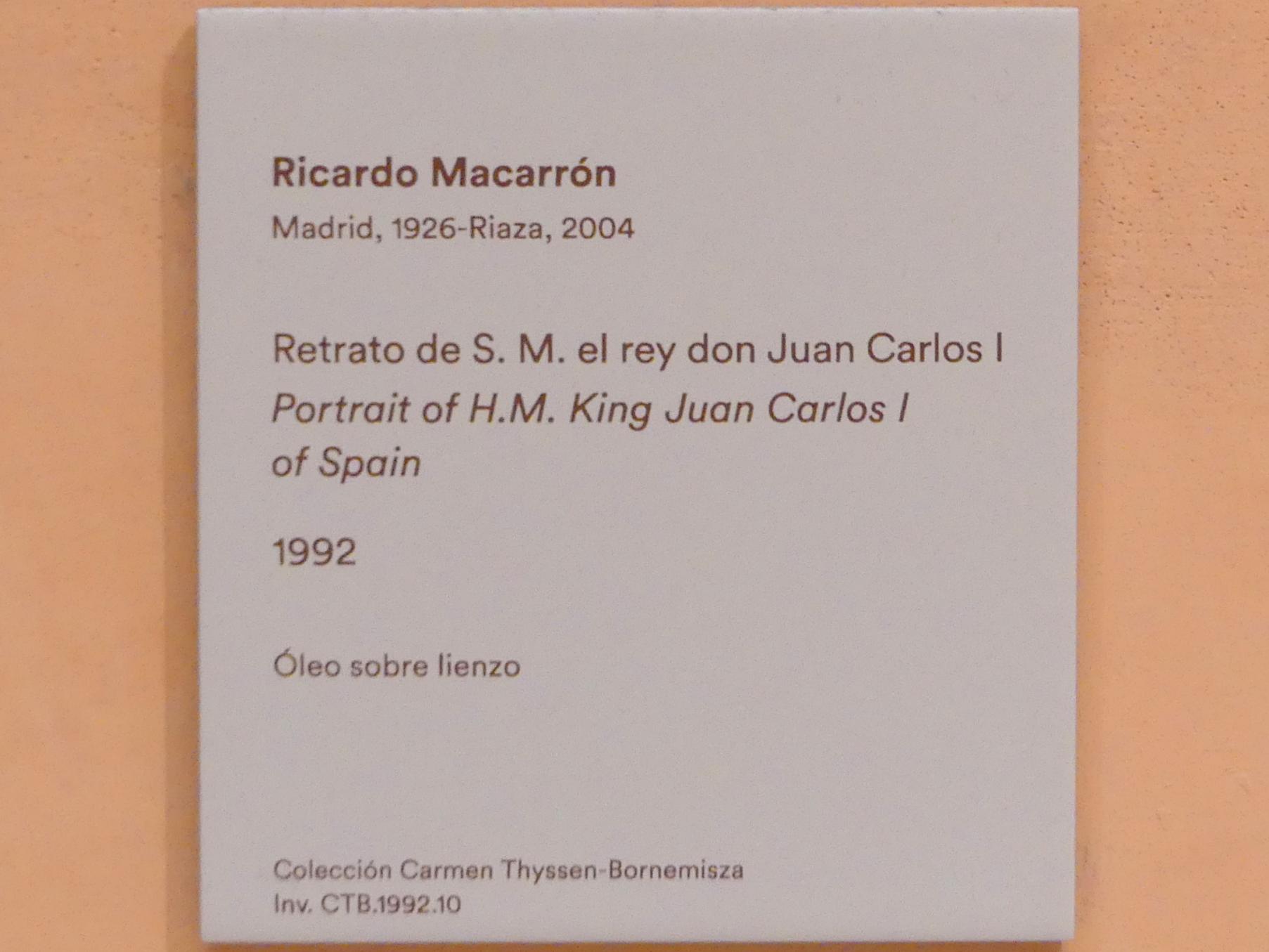 Ricardo Macarrón (1987–1992), Porträt des Königs Juan Carlos I. von Spanien, Madrid, Museo Thyssen-Bornemisza, Eingangshalle, 1992, Bild 2/2