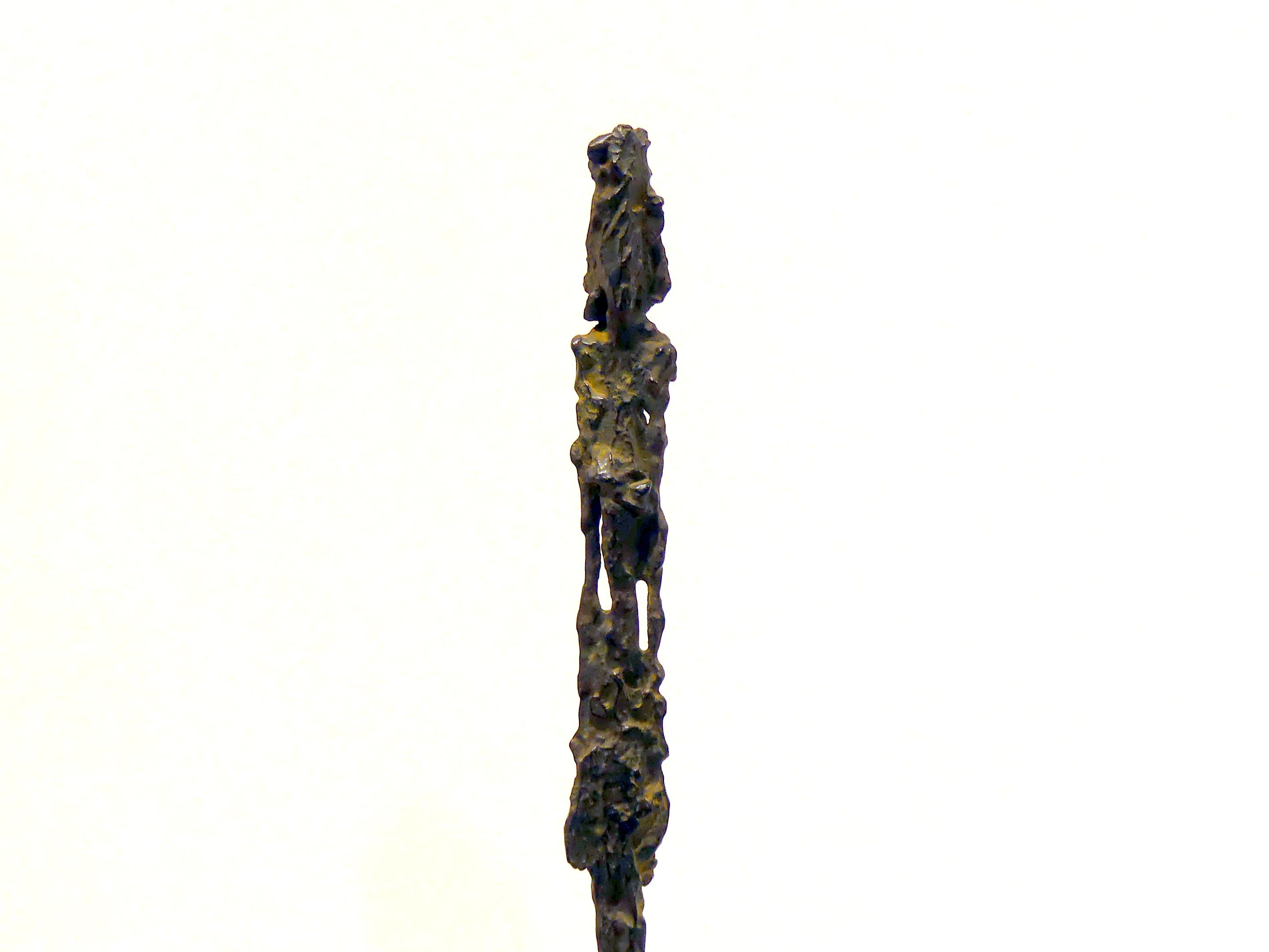 Alberto Giacometti (1914–1965), Statuette, Prag, Nationalgalerie im Messepalast, Ausstellung "Alberto Giacometti" vom 18.07.-01.12.2019, Stehende Figuren, um 1947, Bild 3/5