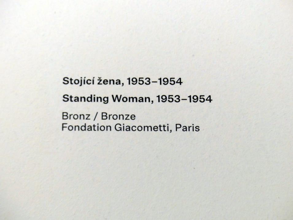 Alberto Giacometti (1914–1965), Stehende Frau, Prag, Nationalgalerie im Messepalast, Ausstellung "Alberto Giacometti" vom 18.07.-01.12.2019, Stehende Figuren, 1953–1954, Bild 4/4