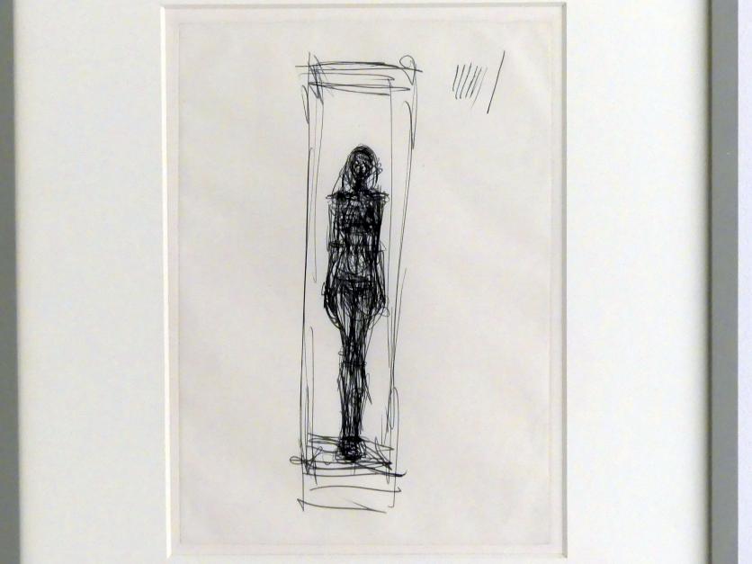 Alberto Giacometti (1914–1965), Stehende Frau im Käfig, Prag, Nationalgalerie im Messepalast, Ausstellung "Alberto Giacometti" vom 18.07.-01.12.2019, Stehende Figuren, 1954–1955, Bild 2/3