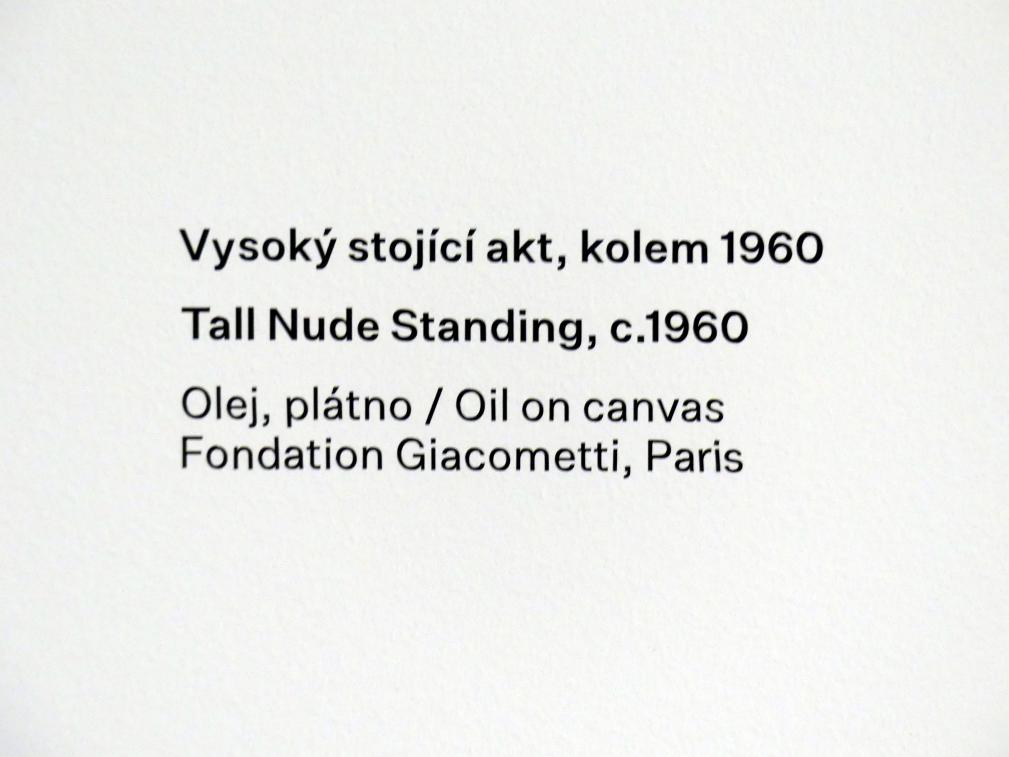 Alberto Giacometti (1914–1965), Großer stehender Akt, Prag, Nationalgalerie im Messepalast, Ausstellung "Alberto Giacometti" vom 18.07.-01.12.2019, Stehende Figuren, um 1960, Bild 2/2