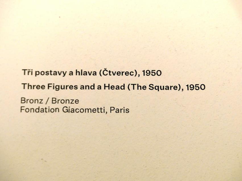 Alberto Giacometti (1914–1965), Drei Figuren und ein Kopf (Viereck), Prag, Nationalgalerie im Messepalast, Ausstellung "Alberto Giacometti" vom 18.07.-01.12.2019, Stehende Figuren, 1950, Bild 6/6