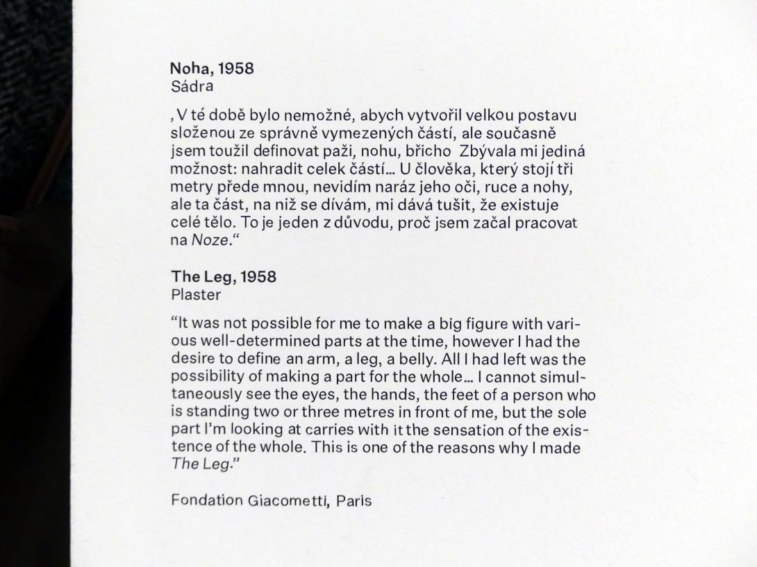 Alberto Giacometti (1914–1965), Bein, Prag, Nationalgalerie im Messepalast, Ausstellung "Alberto Giacometti" vom 18.07.-01.12.2019, Stehende Figuren, 1958, Bild 6/6