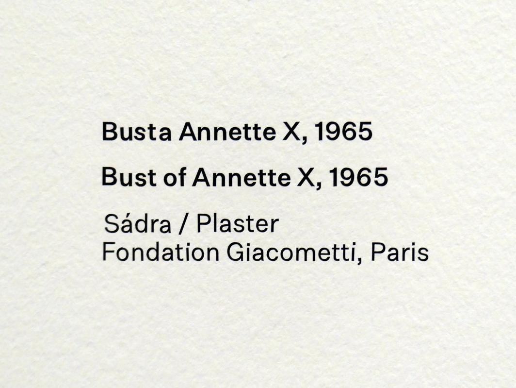 Alberto Giacometti (1914–1965), Büste Annette X, Prag, Nationalgalerie im Messepalast, Ausstellung "Alberto Giacometti" vom 18.07.-01.12.2019, Köpfe, 1965, Bild 2/2