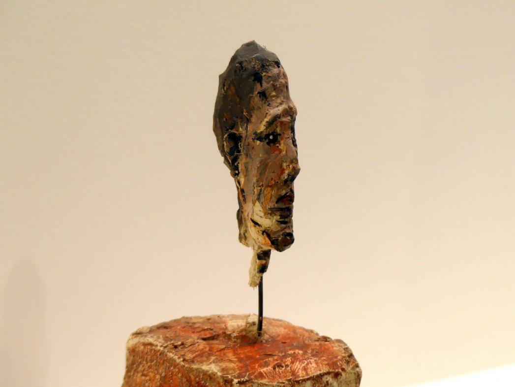 Alberto Giacometti (1914–1965), Kopf eines Mannes auf einem Podest, Prag, Nationalgalerie im Messepalast, Ausstellung "Alberto Giacometti" vom 18.07.-01.12.2019, Köpfe, 1949–1951, Bild 3/5