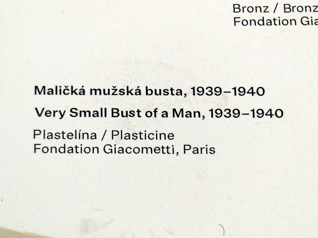Alberto Giacometti (1914–1965), Sehr kleine Büste eines Mannes, Prag, Nationalgalerie im Messepalast, Ausstellung "Alberto Giacometti" vom 18.07.-01.12.2019, Zurück zum Modell, 1939–1940, Bild 2/2