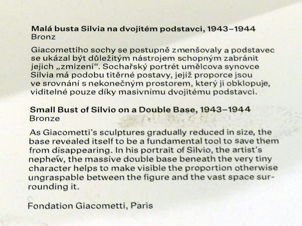 Alberto Giacometti (1914–1965), Kleine Büste von Silvio auf einem Doppelpodest, Prag, Nationalgalerie im Messepalast, Ausstellung "Alberto Giacometti" vom 18.07.-01.12.2019, Zurück zum Modell, 1943–1944, Bild 3/3