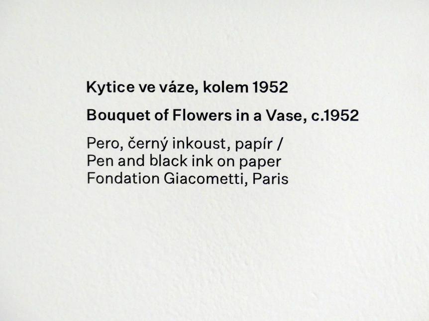 Alberto Giacometti (1914–1965), Blumenstrauss in einer Vase, Prag, Nationalgalerie im Messepalast, Ausstellung "Alberto Giacometti" vom 18.07.-01.12.2019, Figuren im Raum, um 1952, Bild 3/3