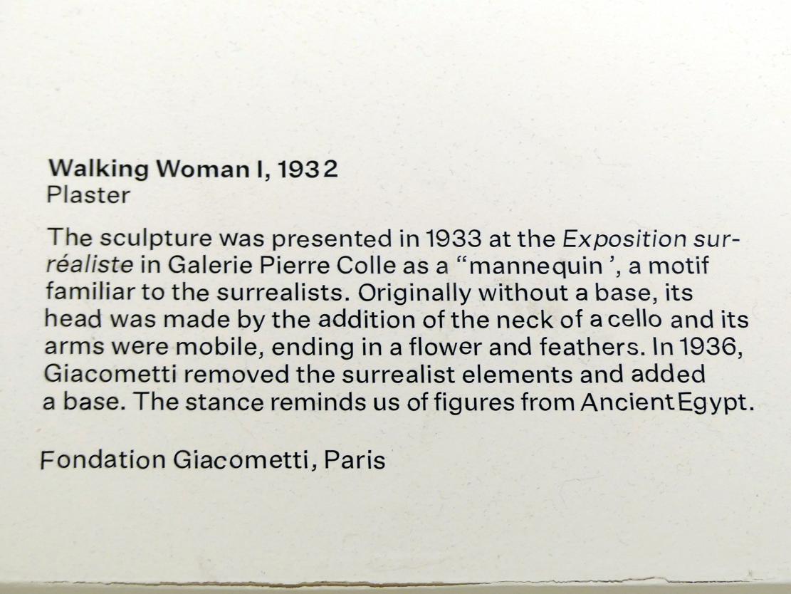 Alberto Giacometti (1914–1965), Schreitende Frau I, Prag, Nationalgalerie im Messepalast, Ausstellung "Alberto Giacometti" vom 18.07.-01.12.2019, Inspiration aus der Antike, 1932, Bild 3/3