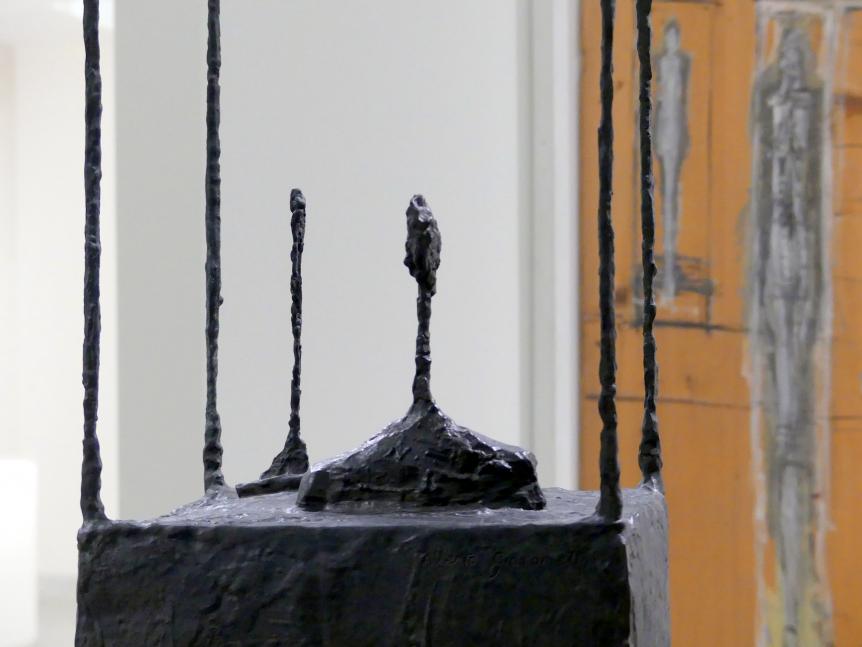 Alberto Giacometti (1914–1965), Käfig, Prag, Nationalgalerie im Messepalast, Ausstellung "Alberto Giacometti" vom 18.07.-01.12.2019, Kleine Skulpturen, 1950–1951, Bild 3/5