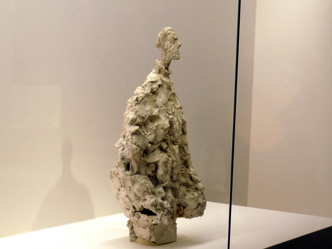 Alberto Giacometti (1914–1965), Büste eines Mannes mit Pullover, Prag, Nationalgalerie im Messepalast, Ausstellung "Alberto Giacometti" vom 18.07.-01.12.2019, Kleine Skulpturen, um 1953, Bild 2/5