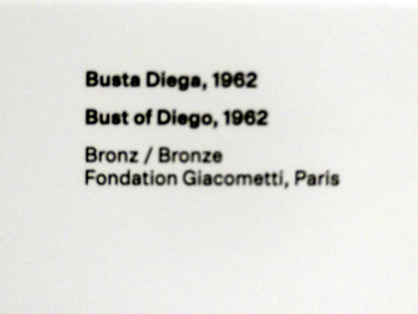 Alberto Giacometti (1914–1965), Büste von Diego, Prag, Nationalgalerie im Messepalast, Ausstellung "Alberto Giacometti" vom 18.07.-01.12.2019, Kleine Skulpturen, 1962, Bild 3/3