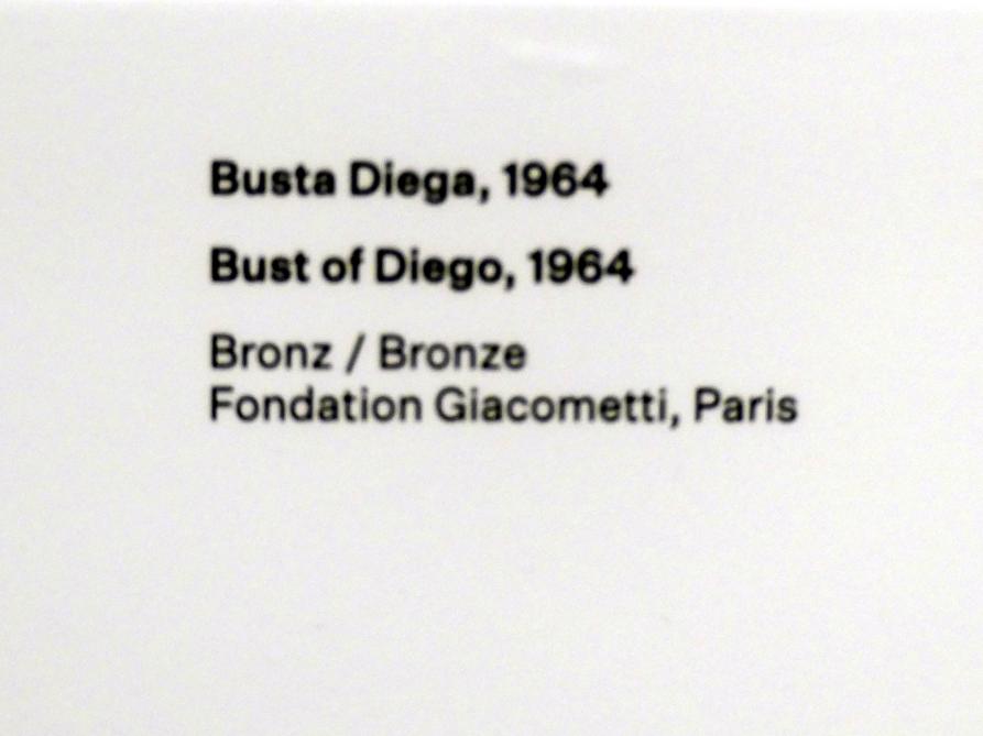 Alberto Giacometti (1914–1965), Büste von Diego, Prag, Nationalgalerie im Messepalast, Ausstellung "Alberto Giacometti" vom 18.07.-01.12.2019, Kleine Skulpturen, 1964, Bild 3/3
