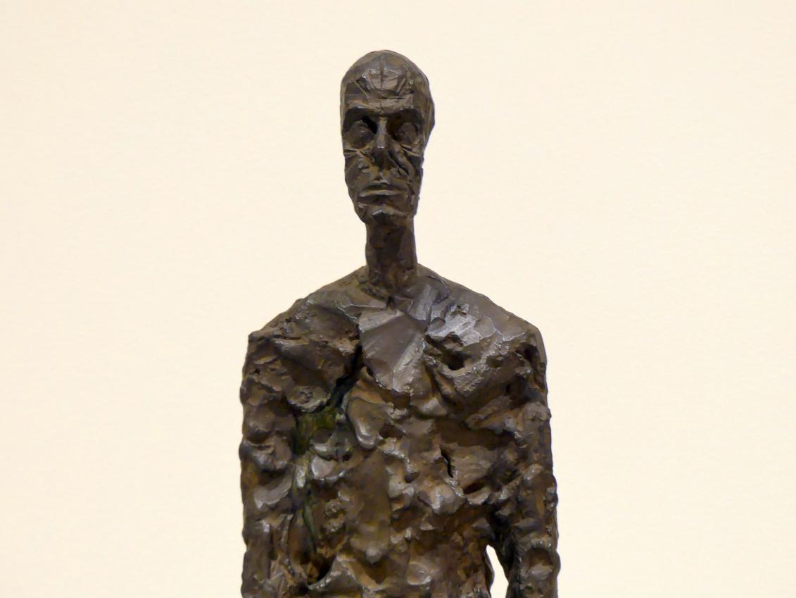 Alberto Giacometti (1914–1965), Halbporträt eines Mannes, Prag, Nationalgalerie im Messepalast, Ausstellung "Alberto Giacometti" vom 18.07.-01.12.2019, Kleine Skulpturen, 1965, Bild 2/6