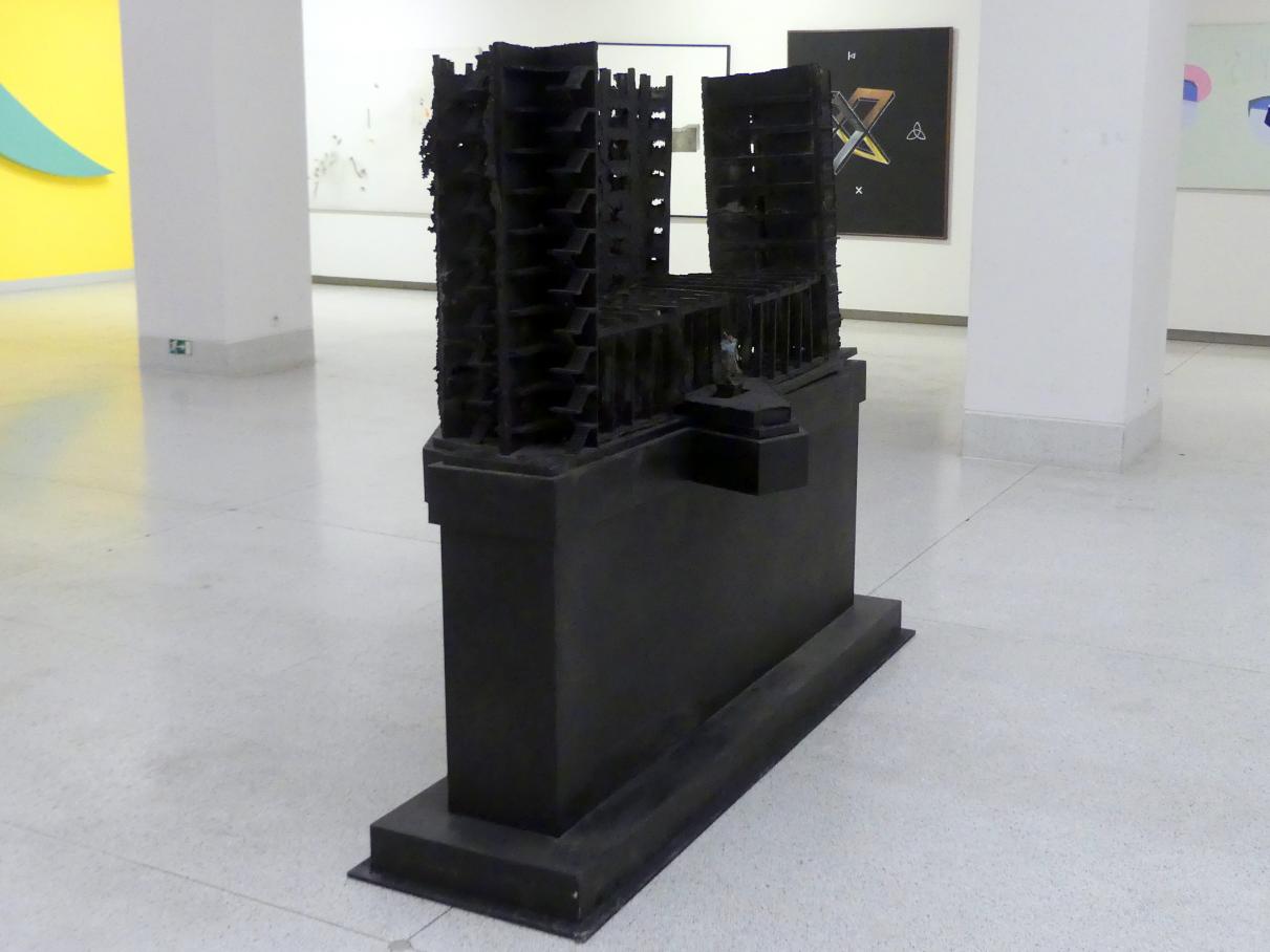 Jiří Sozanský (2012), Skelett Messepalast, Prag, Nationalgalerie im Messepalast, Moderne Kunst, 2012, Bild 3/5