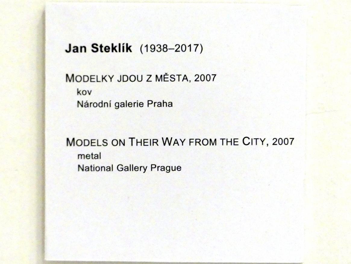 Jan Steklík (1965–2007), Models auf ihrem Weg aus der Stadt, Prag, Nationalgalerie im Messepalast, Moderne Kunst, 2007, Bild 3/3