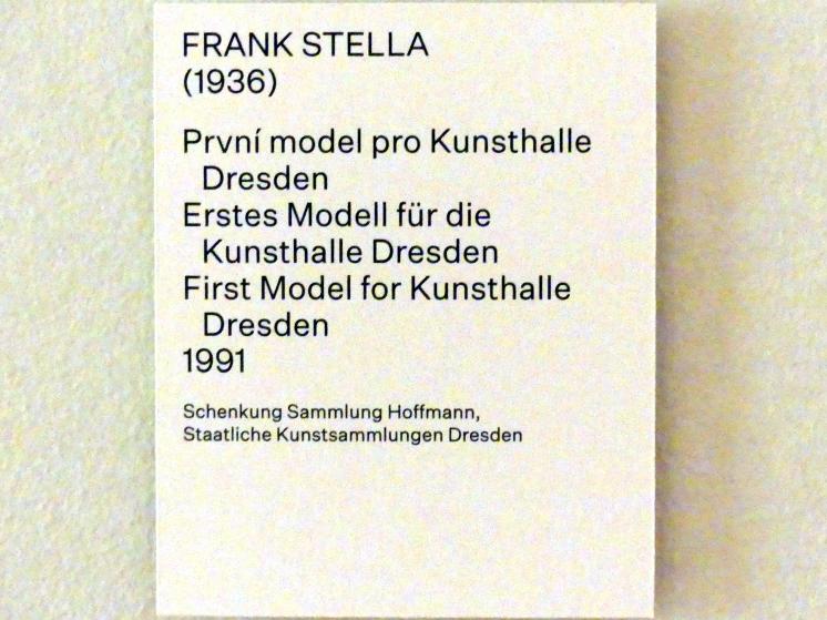 Frank Stella (1959–2001), Erstes Modell für die Kunsthalle Dresden, Prag, Nationalgalerie im Salm-Palast, Ausstellung "Möglichkeiten des Dialogs" vom 02.12.2018-01.12.2019, Saal 25, 1991, Bild 2/2