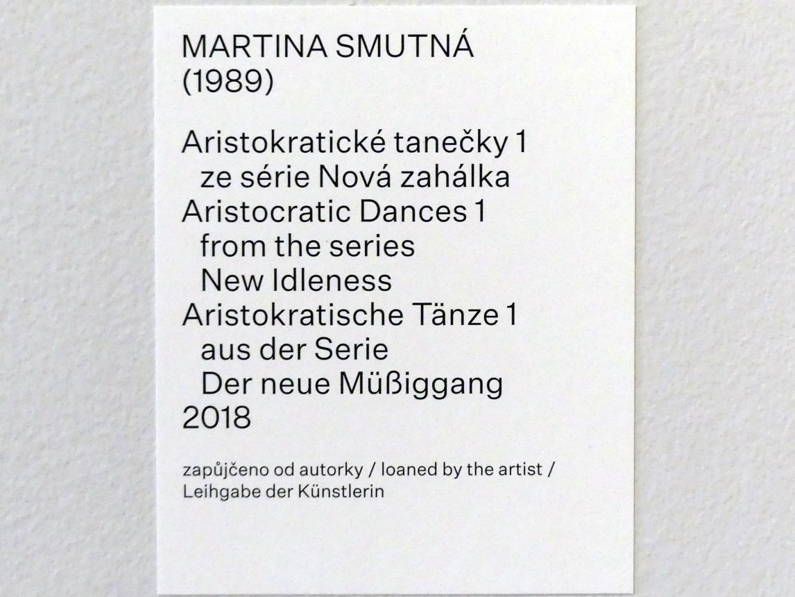 Martina Smutná (2018–2019), Aristokratische Tänze 1 aus der Serie Der neue Müßiggang, Prag, Nationalgalerie im Salm-Palast, Ausstellung "Möglichkeiten des Dialogs" vom 02.12.2018-01.12.2019, Young Scene Challenge, 2018, Bild 2/2