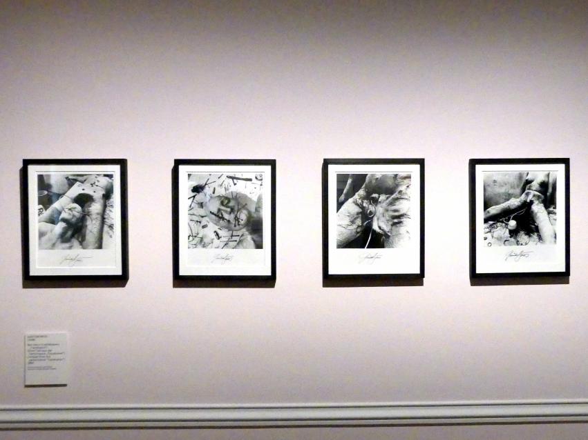 Günter Brus (1964–1965), Ohne Titel (aus der Performance "Transfusion"), Prag, Nationalgalerie im Salm-Palast, Ausstellung "Möglichkeiten des Dialogs" vom 02.12.2018-01.12.2019, Saal 2, 1964, Bild 1/6