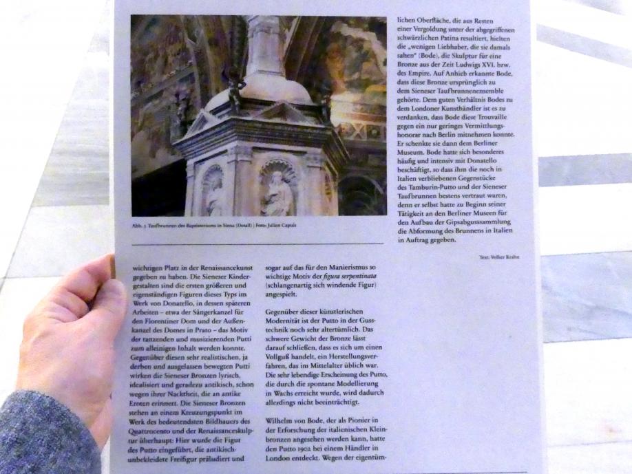 Donatello (1412–1466), Putto mit Tamburin, Siena, Baptisterium, jetzt Berlin, Bode-Museum, Basilika, 1428–1429, Bild 7/7