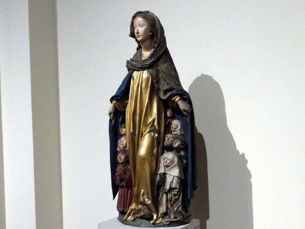 Michel Erhart (1472–1516), Maria mit dem Schutzmantel aus der Liebfrauenkirche in Ravensburg, Ravensburg, Liebfrauenkirche, jetzt Berlin, Bode-Museum, Saal 107, um 1480, Bild 2/4