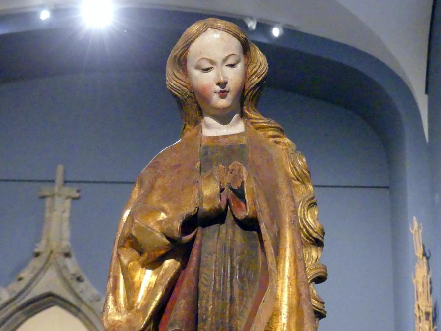 Maria aus einer Anbetung des neugeborenen Christuskindes, Kenzingen, ehem. Zisterzienserinnenkloster Wonnental, jetzt Berlin, Bode-Museum, Saal 109, um 1470–1480, Bild 2/3