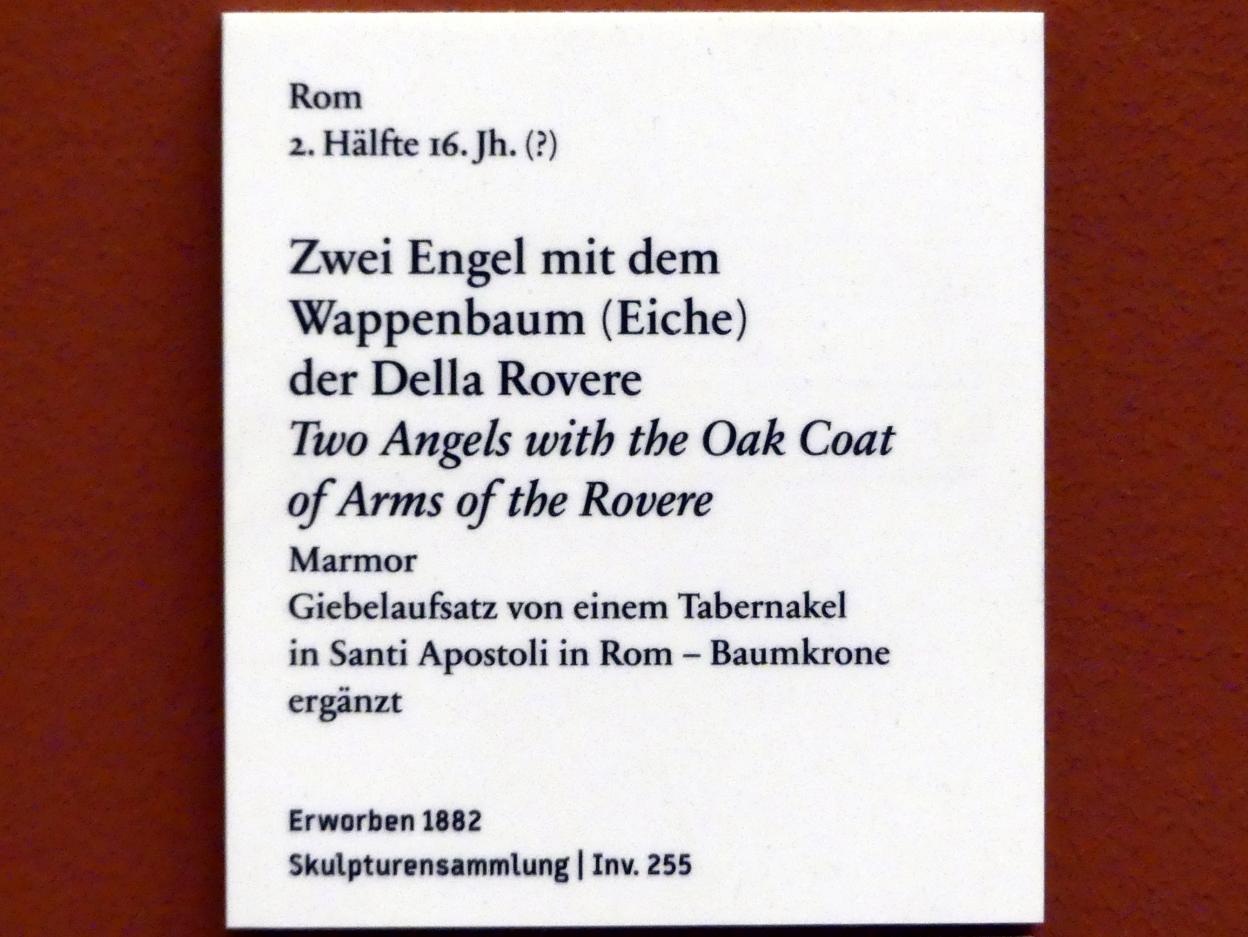 Zwei Engel mit dem Wappenbaum (Eiche) der Della Rovere, Rom, Basilika Santi Apostoli, jetzt Berlin, Bode-Museum, Saal 123, 2. Hälfte 16. Jhd., Bild 2/2