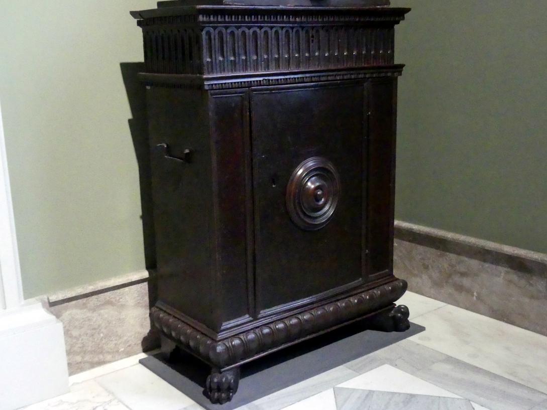 Kleine Kredenz, Berlin, Bode-Museum, Saal 124, 2. Hälfte 16. Jhd., Bild 2/3