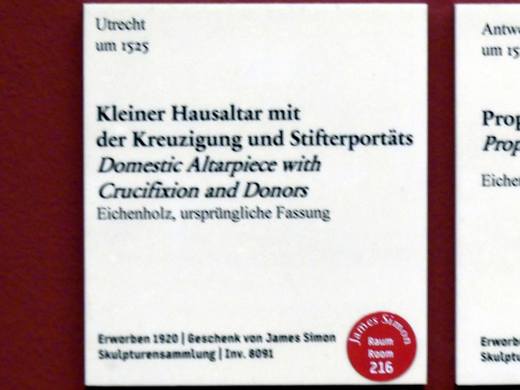 Kleiner Hausaltar mit der Kreuzigung und Stifterporträts, Berlin, Bode-Museum, Saal 209, um 1525, Bild 2/2