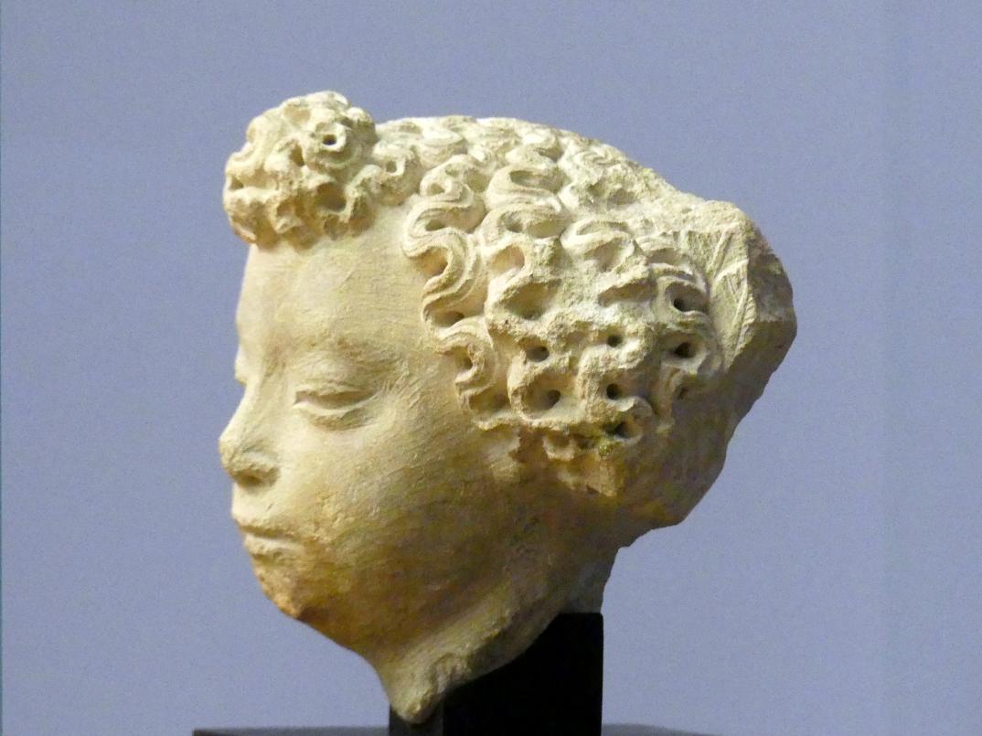 Kopf eines Engels, Berlin, Bode-Museum, Saal 210, um 1400, Bild 3/4