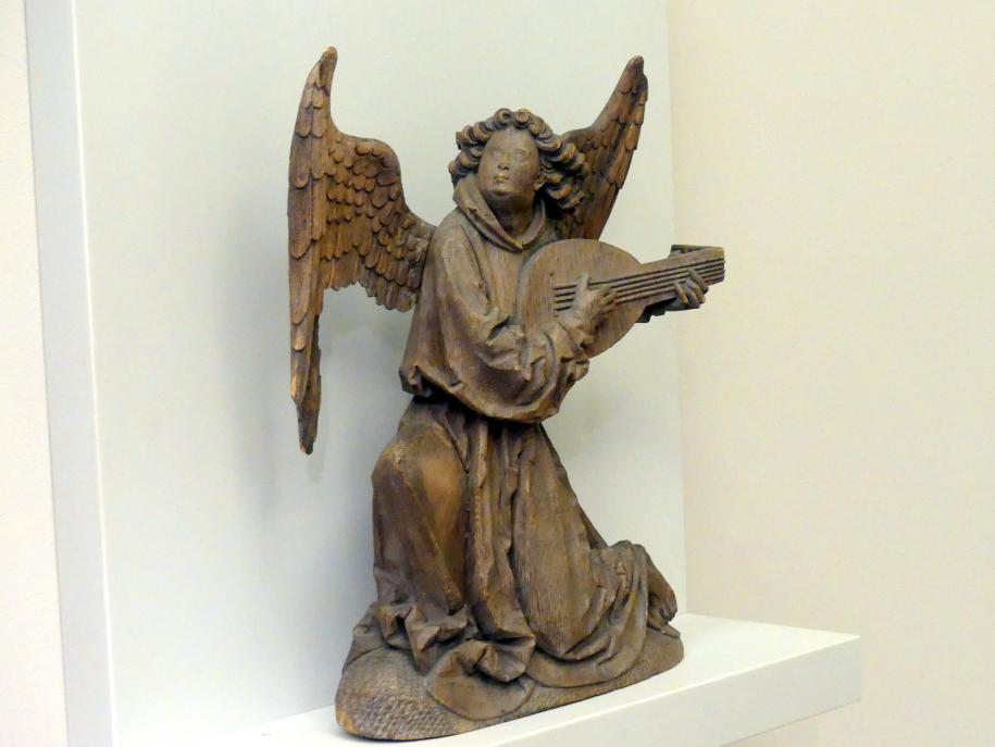 Hans Brüggemann (Johannes Brüggemann) (1514–1523), Engel auf einer Laute spielend, Husum, Marienkirche, jetzt Berlin, Bode-Museum, Saal 214, um 1520, Bild 2/3