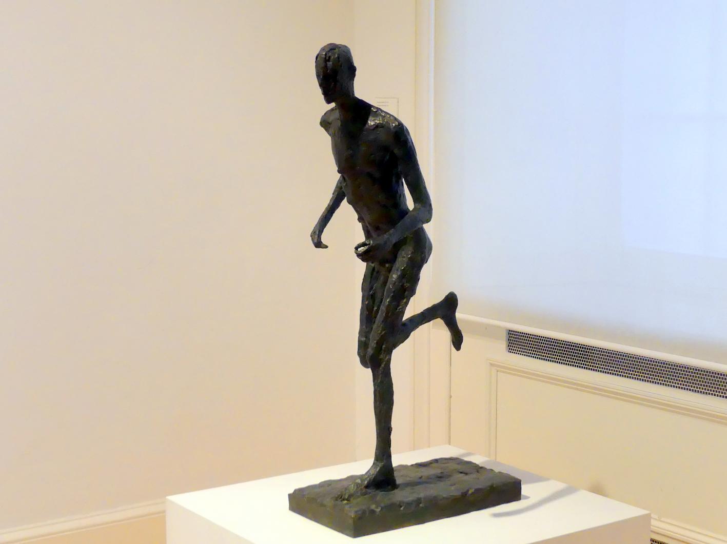Germaine Richier (1930–1959), Le Coureur (Der Läufer), Edinburgh, Scottish National Gallery of Modern Art, Gebäude One, Saal 19: jenseits der Farbe: Gestik und Materialität in der Nachkriegszeit - europäische Kunst, 1955, Bild 2/4