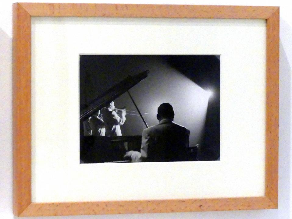 Francesc Català-Roca (1955), Louis Armstrong, Trummy Young, Aurell Shaw, Edmond Hall, Madrid, Museo Reina Sofía, Saal 405, 1955, Bild 2/3