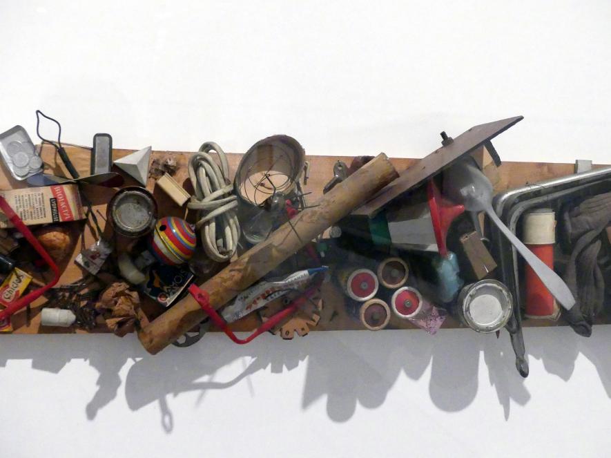 Daniel Spoerri (1955–2014), Ich darf nicht tanzen (Bildfalle), Madrid, Museo Reina Sofía, Saal 424, 1961, Bild 3/6