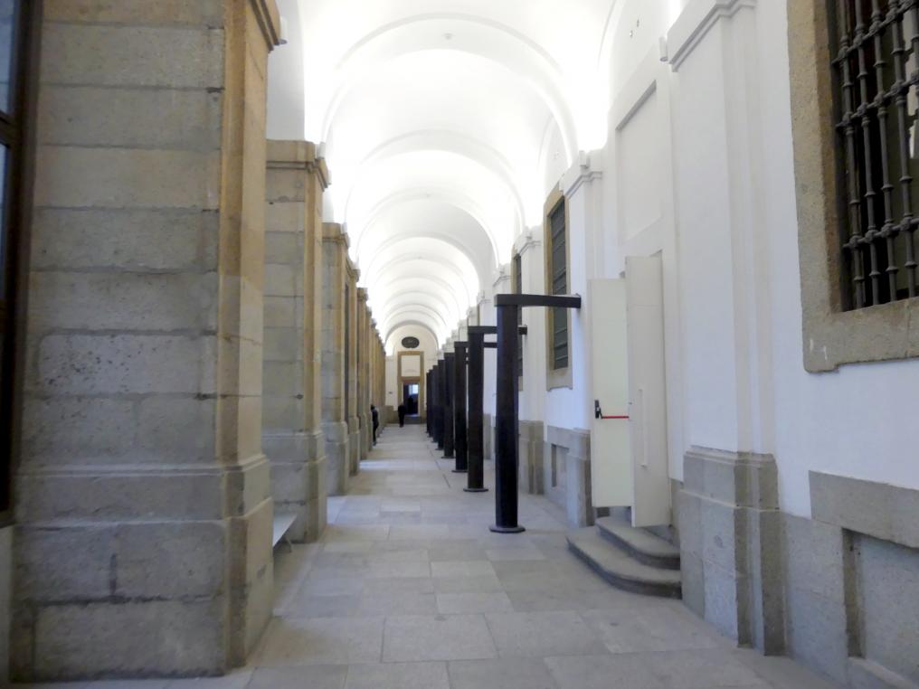 Juan Muñoz (1991), Ich sah es in Bologna, Madrid, Museo Reina Sofía, Saal 101, 1991, Bild 2/4