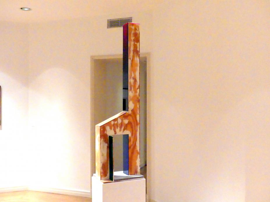 Thomas Scheibitz (1994–2019), Lichtfigur (Haus), Berlin, Museum Berggruen, Stülerbau, Erdgeschoss, Saal 5, 2010, Bild 2/4