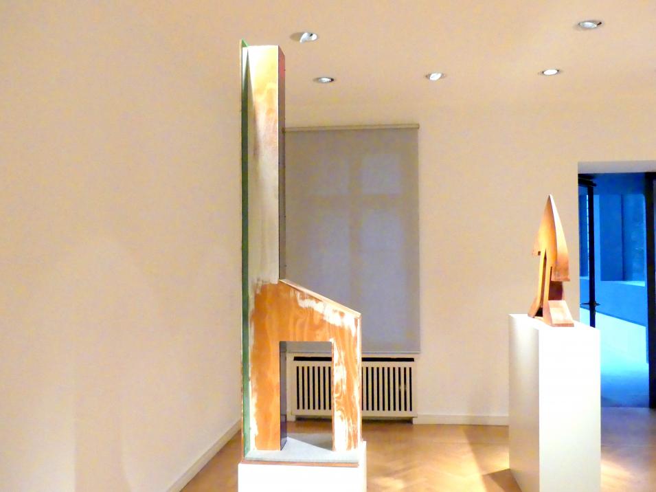 Thomas Scheibitz (1994–2019), Lichtfigur (Haus), Berlin, Museum Berggruen, Stülerbau, Erdgeschoss, Saal 5, 2010, Bild 3/4