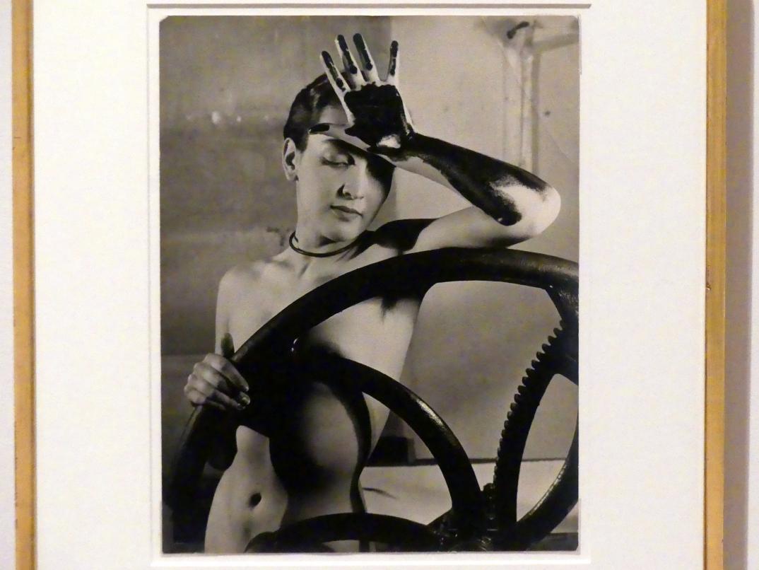 Man Ray (1914–1939), Verhüllte Erotik, Berlin, Sammlung Scharf-Gerstenberg, Obergeschoß, Saal 7, 1933, Bild 2/3