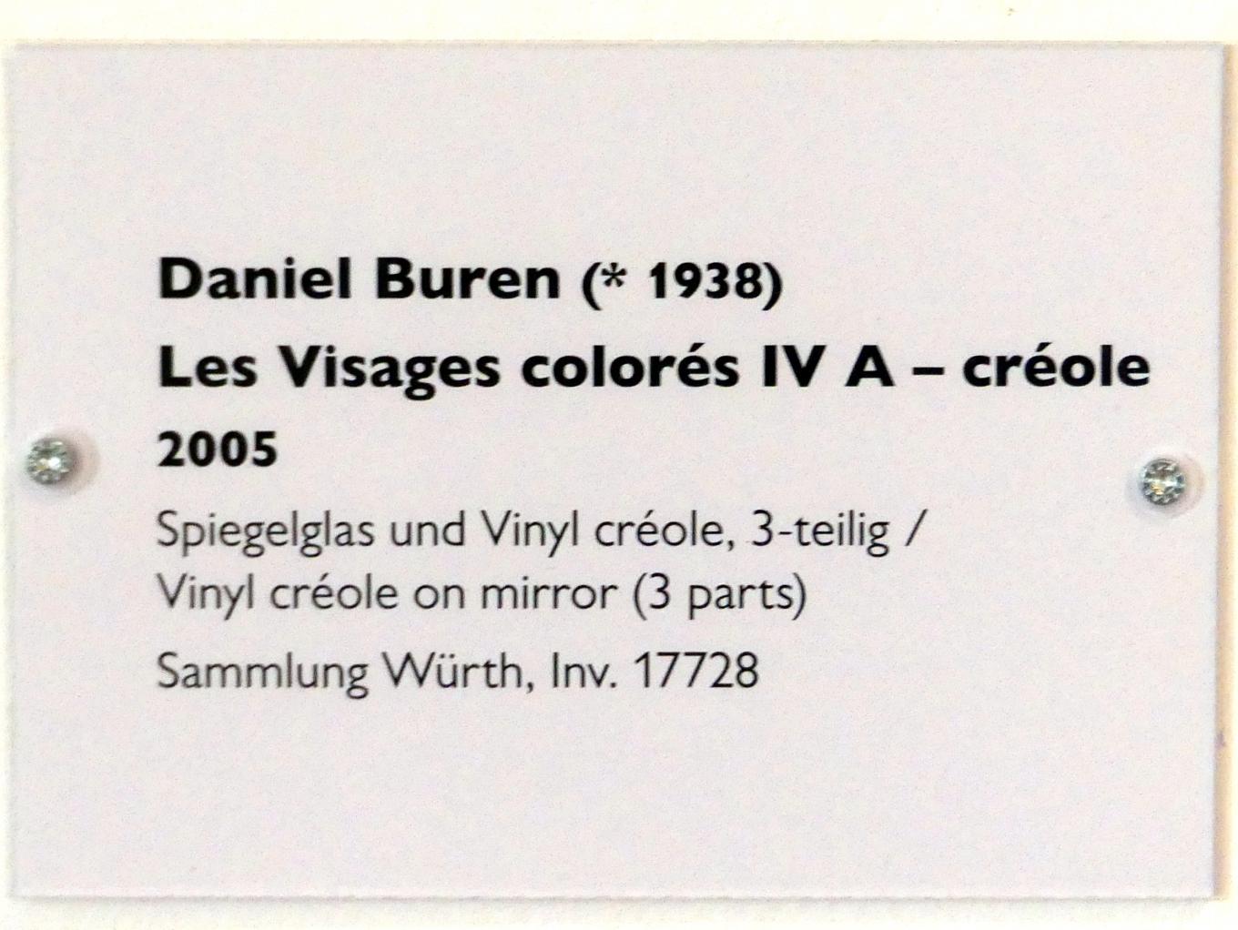 Daniel Buren (1985–2015), Les Visages colorés IV A - créole, Schwäbisch Hall, Kunsthalle Würth, Ausstellung "Lust auf mehr" vom 30.09.2019 - 20.09.2020, Obergeschoss, 2005, Bild 2/2