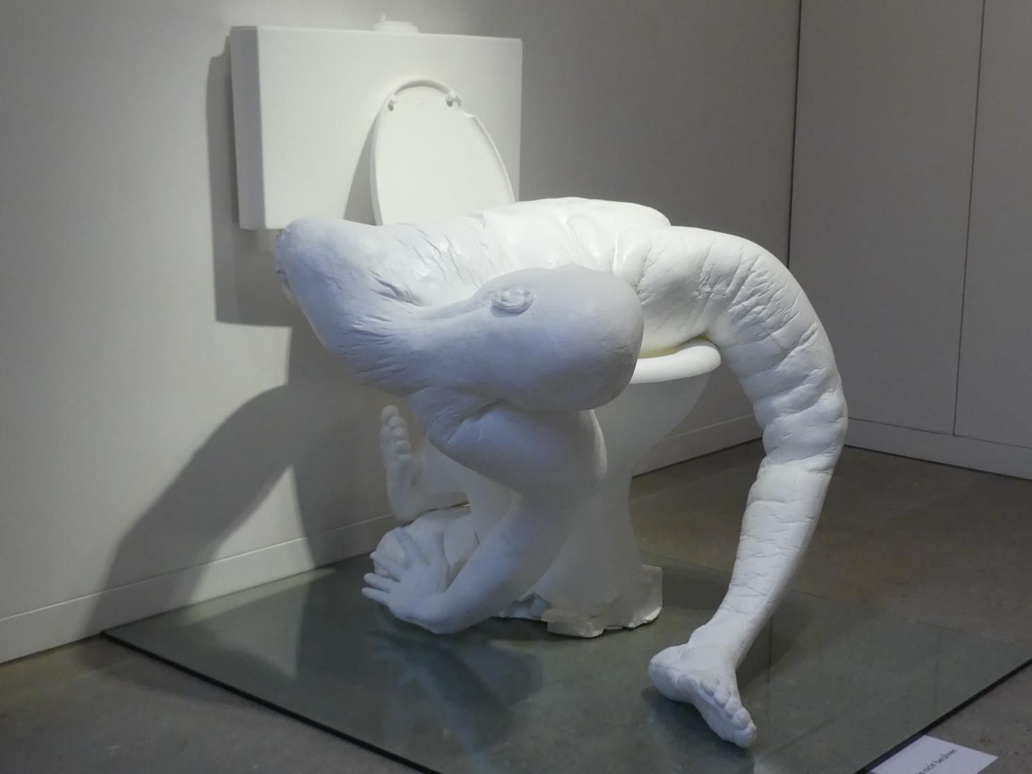 Paul McCarthy (2003), White Toilet Man - Toilet Figure, Schwäbisch Hall, Kunsthalle Würth, Ausstellung "Lust auf mehr" vom 30.09.2019 - 20.09.2020, Erdgeschoss, 2003, Bild 2/6