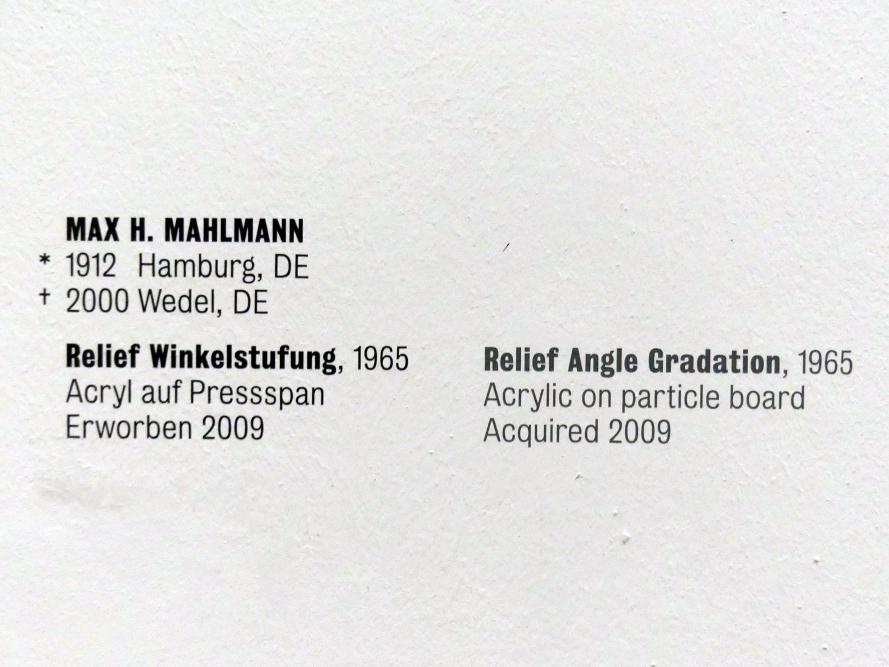 Max Hermann Mahlmann (1965–1989), Relief Winkelstufung, Stuttgart, Kunstmuseum, Gang, 1965, Bild 2/2