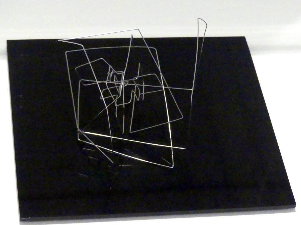 Gego (Gertrud Louise Goldschmidt) (1958–1990), Kleines Viech 89/8, Stuttgart, Kunstmuseum, Saal 8, 1989, Bild 2/4