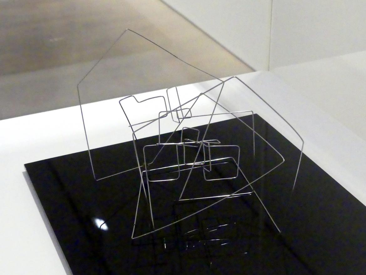 Gego (Gertrud Louise Goldschmidt) (1958–1990), Kleines Viech 89/8, Stuttgart, Kunstmuseum, Saal 8, 1989, Bild 3/4