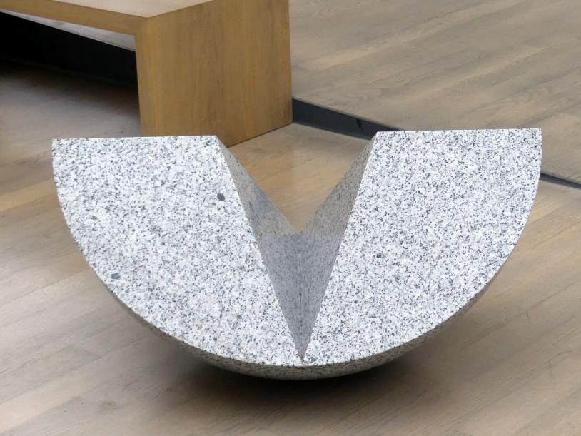 Max Bill (1965–1978), Zwilling als Viertelskugel, Stuttgart, Kunstmuseum, Saal 9, 1968, Bild 2/6