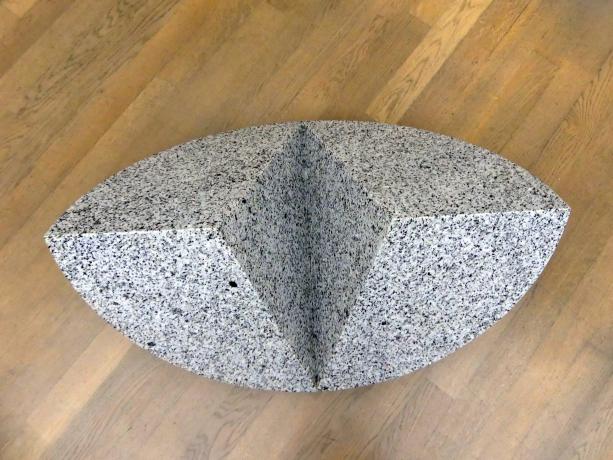 Max Bill (1965–1978), Zwilling als Viertelskugel, Stuttgart, Kunstmuseum, Saal 9, 1968, Bild 5/6